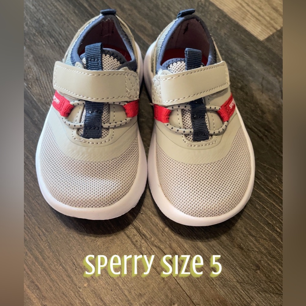Sperry size 5